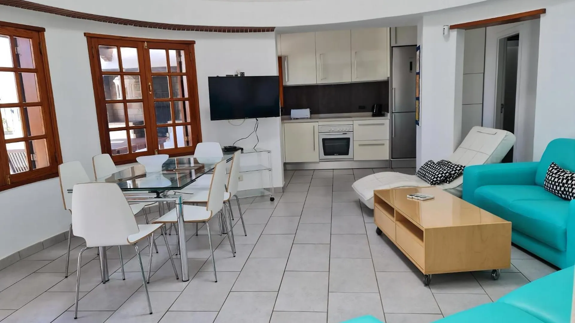 Ferienhaus Fuer 8 Personen Ca, 160 M Sup2 In Puerto Del Carmen, Lanzarote Suedkueste Von Lanzarote Spain